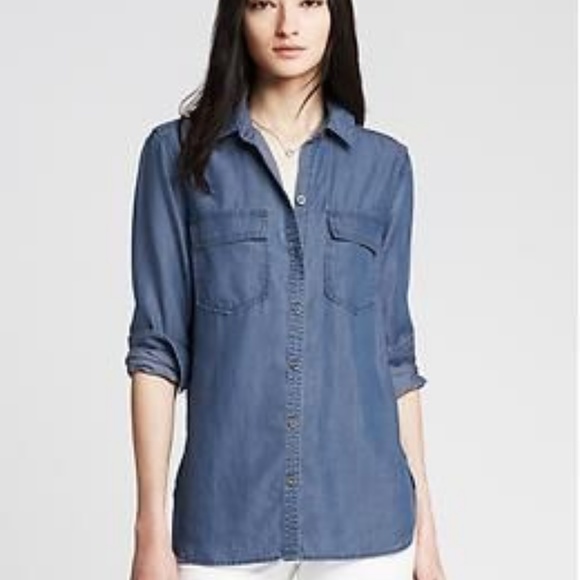 Banana Republic Tops - Banana Republic Soft Wash Chambray Top
